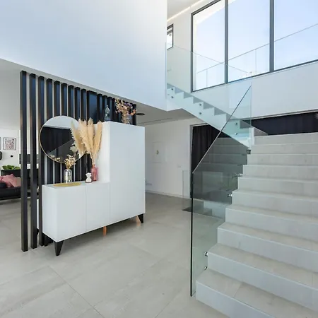 Dominica * Albufeira