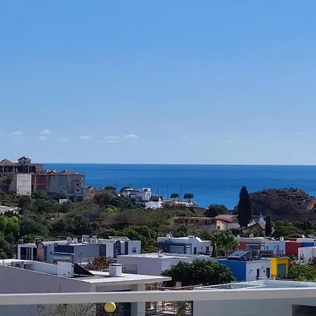 فيلة Dominica البوفيرا